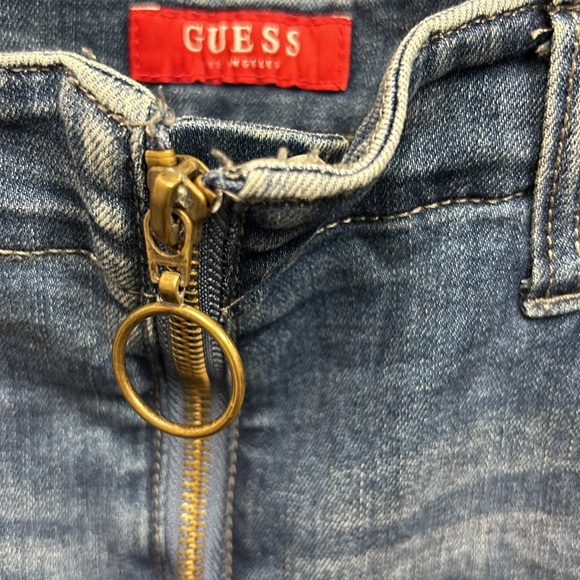 GUESS Jean Shorts - Size 28 - Picture 3 of 4
